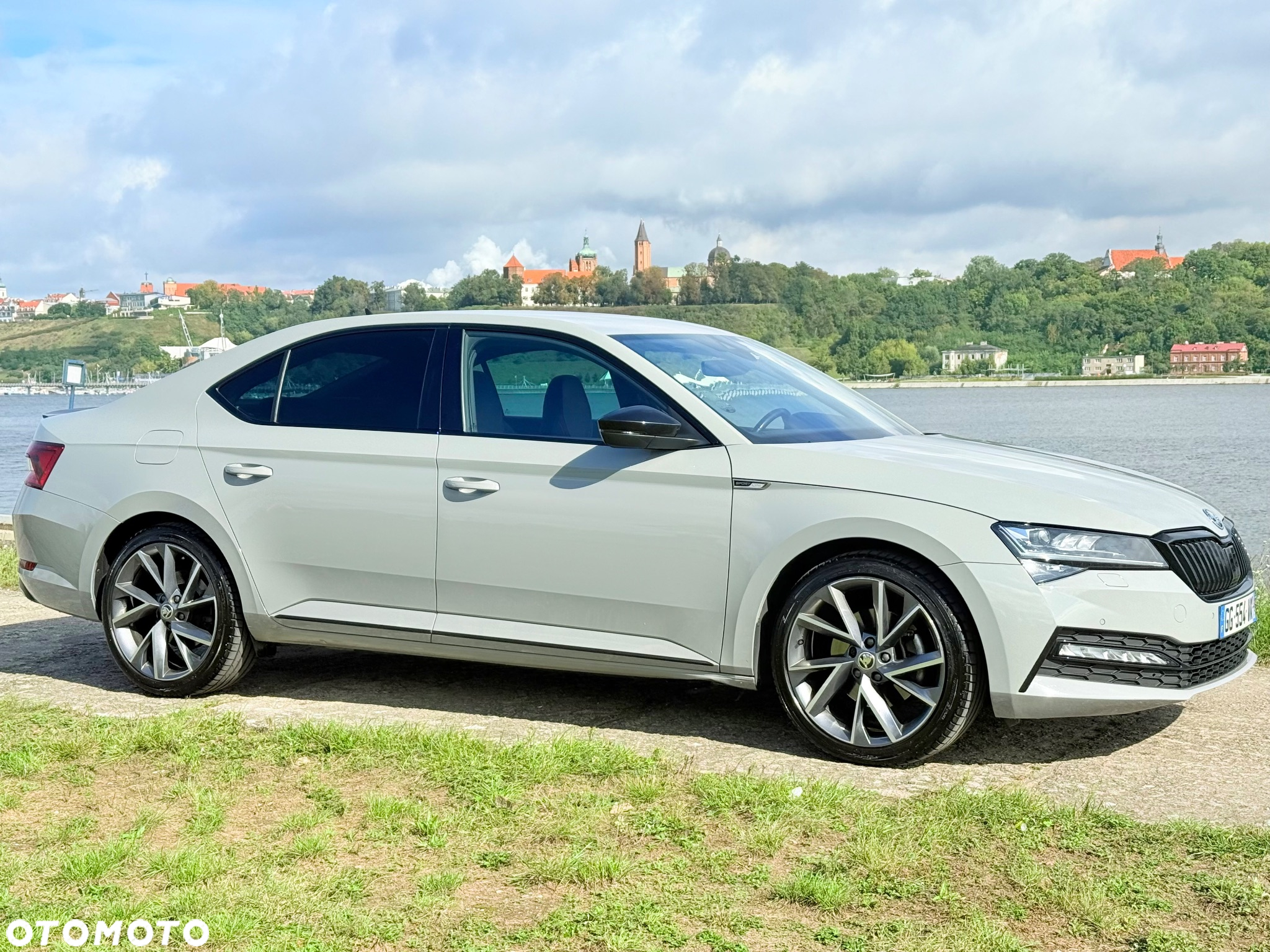 Skoda Superb 2.0 TDI 4x4 DSG Sportline - 2