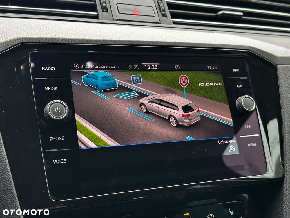 Volkswagen Passat - 19