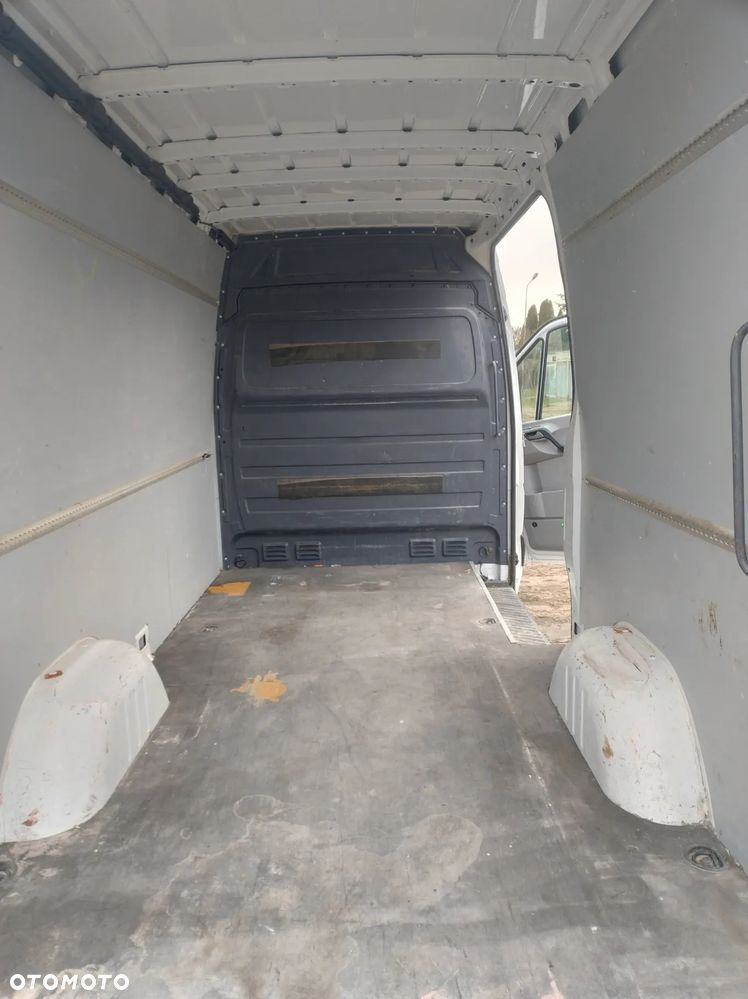 Volkswagen Crafter - 28