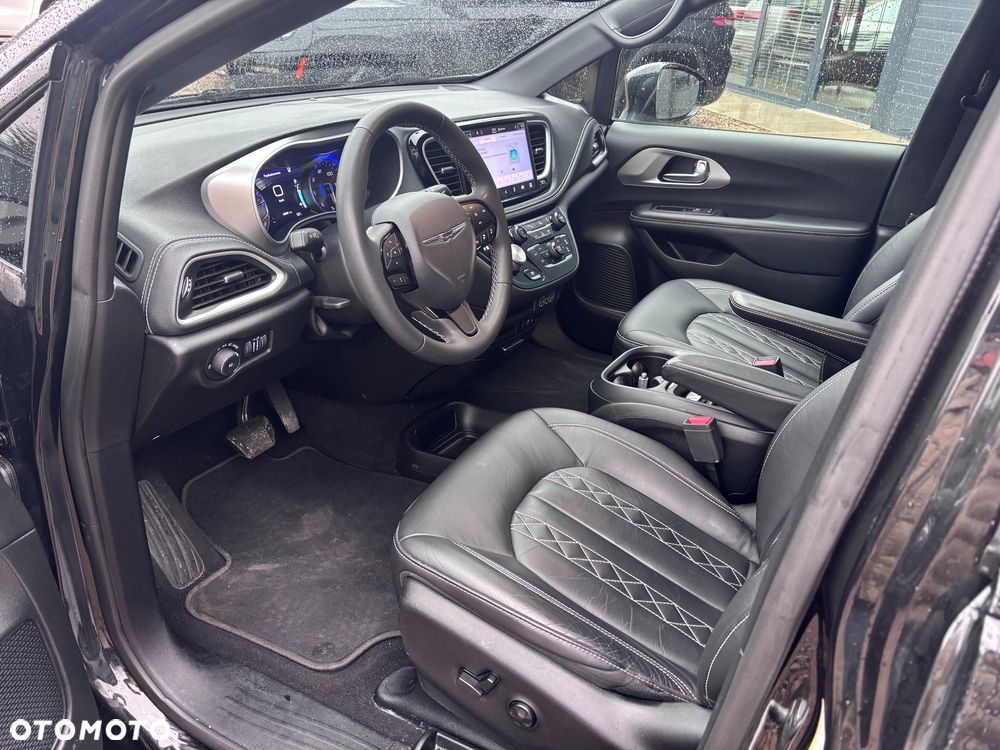 Chrysler Pacifica - 14