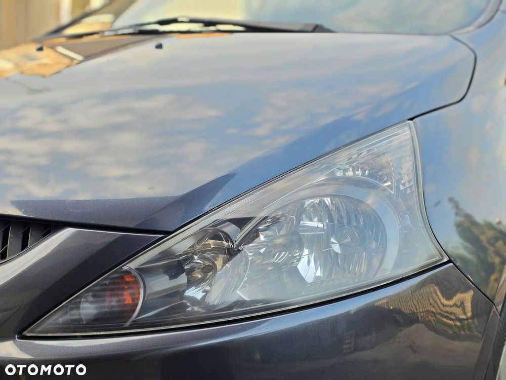 Mitsubishi Grandis - 4
