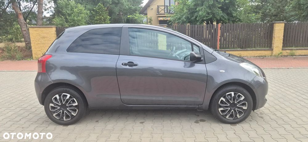 Toyota Yaris 1.3 Terra - 4