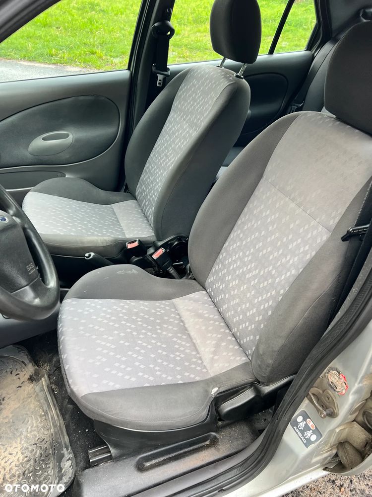 Ford Fiesta 1.3 Ghia - 10