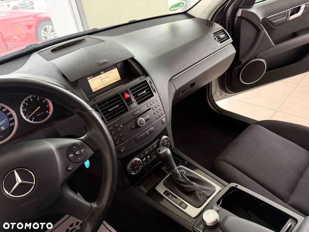 Mercedes-Benz Klasa C 180 Kompressor Automatik Avantgarde - 25
