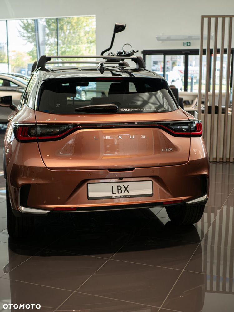 Lexus LBX 1.5 Hybrid Cool - 4