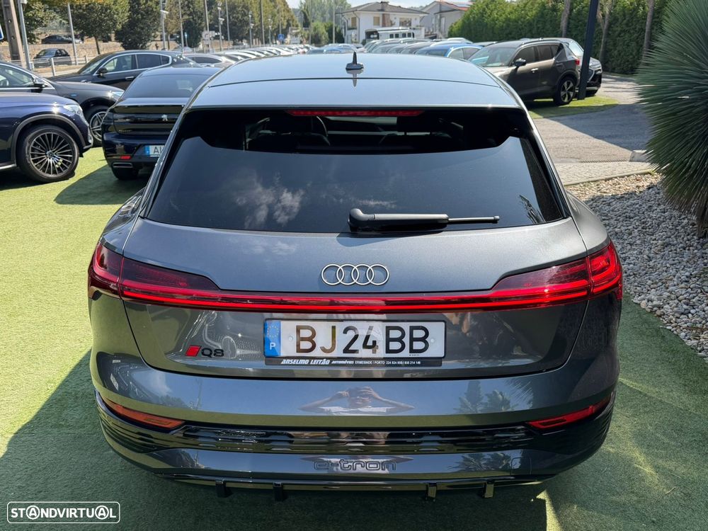 Audi Q8 e-Tron 50 quattro S line - 14