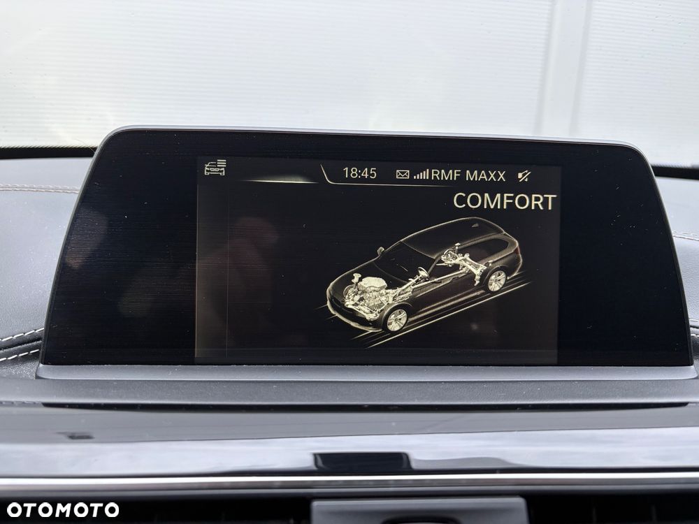 BMW Seria 3 318d Sport Line Shadow - 31