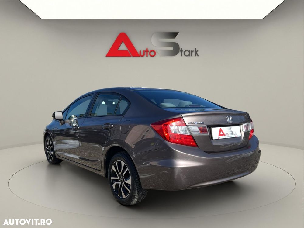 Honda Civic 1.8 i-VTEC Comfort - 10