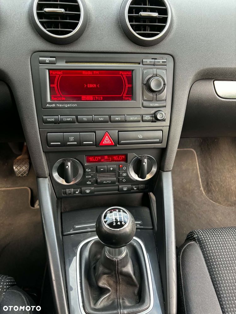 Audi A3 Sportback 2.0 TDI DPF Ambiente - 25