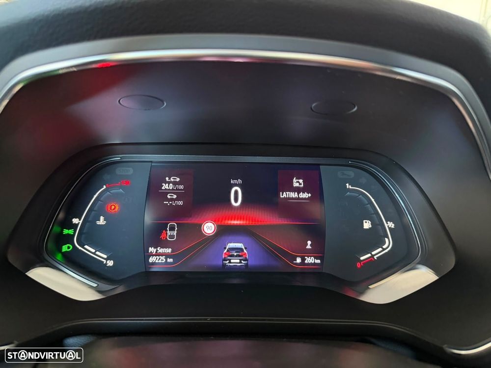 Renault Captur - 25