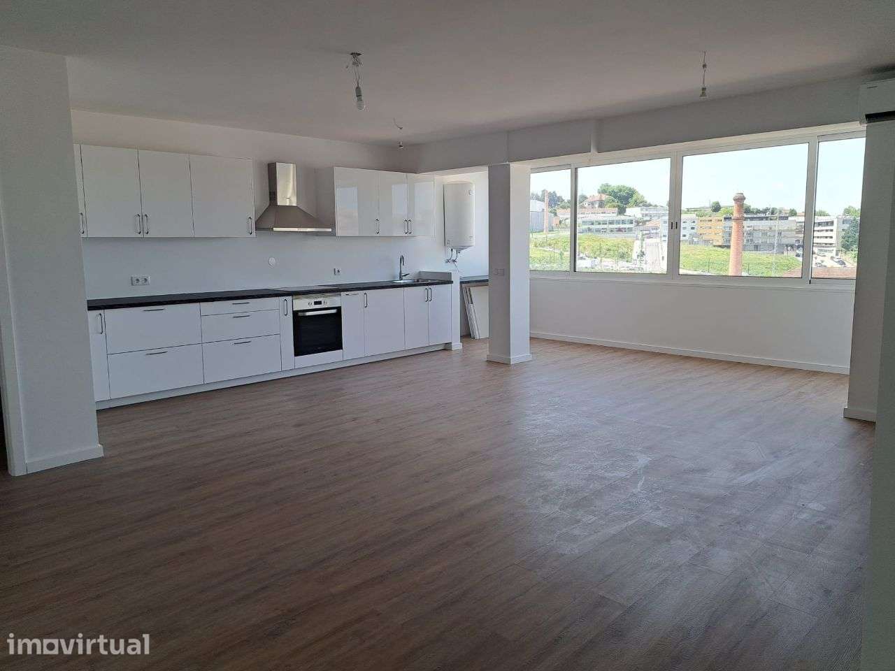 Apartamento T3 com Ar Condicionado em Guimarães - Grande imagem: 4/14