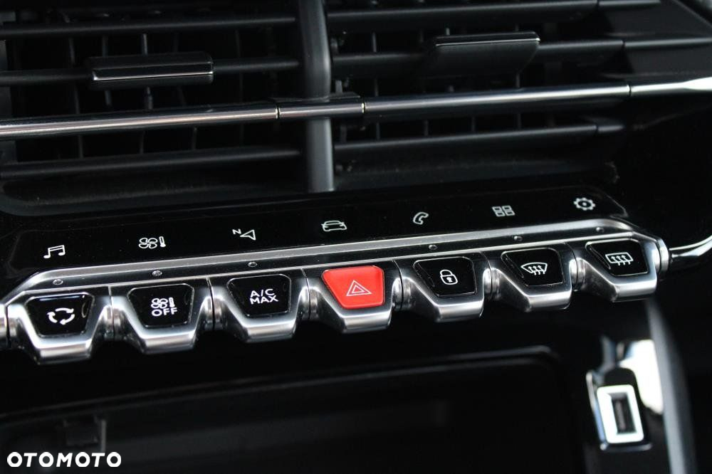 Peugeot 2008 - 18