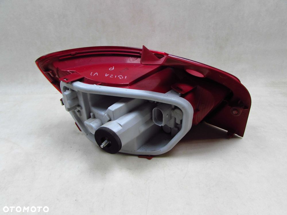 SEAT IBIZA IV HB 5D 08-12 LAMPA TYL PRAWA 6J4945112A - 5