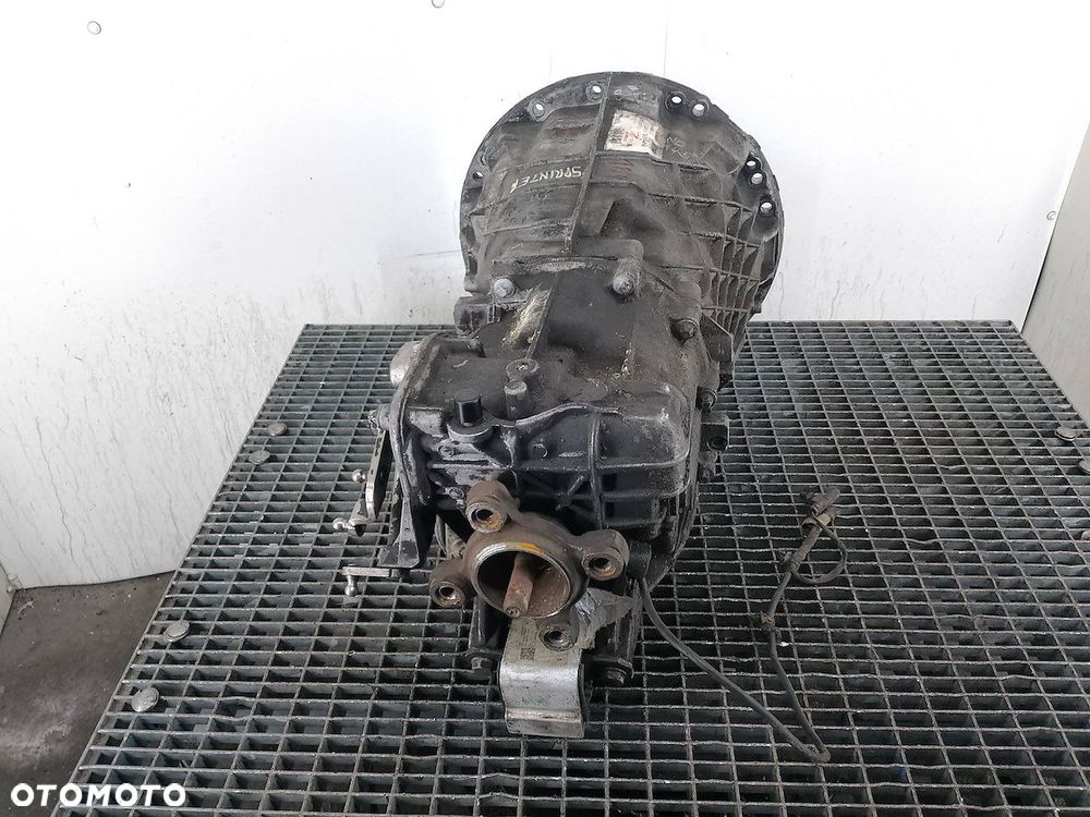 SKRZYNIA BIEGÓW MANUALNA 5 MERCEDES-BENZ SPRINTER W906 711680 2.2 CDI - 2