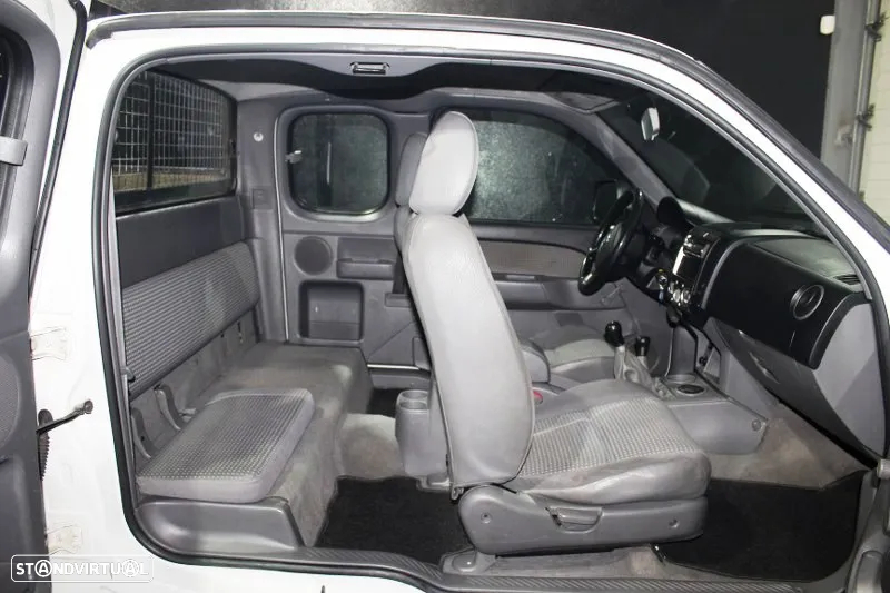 Mazda 3L 4X4 - 10