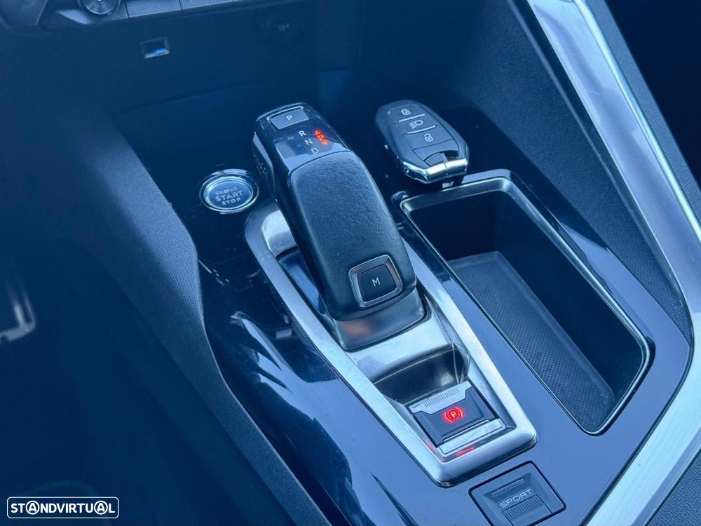 Peugeot 3008 1.5 BlueHDi GT Line EAT8 - 42