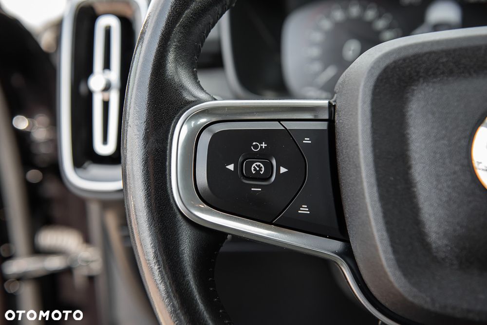 Volvo XC 40 B4 B AWD R-Design - 20