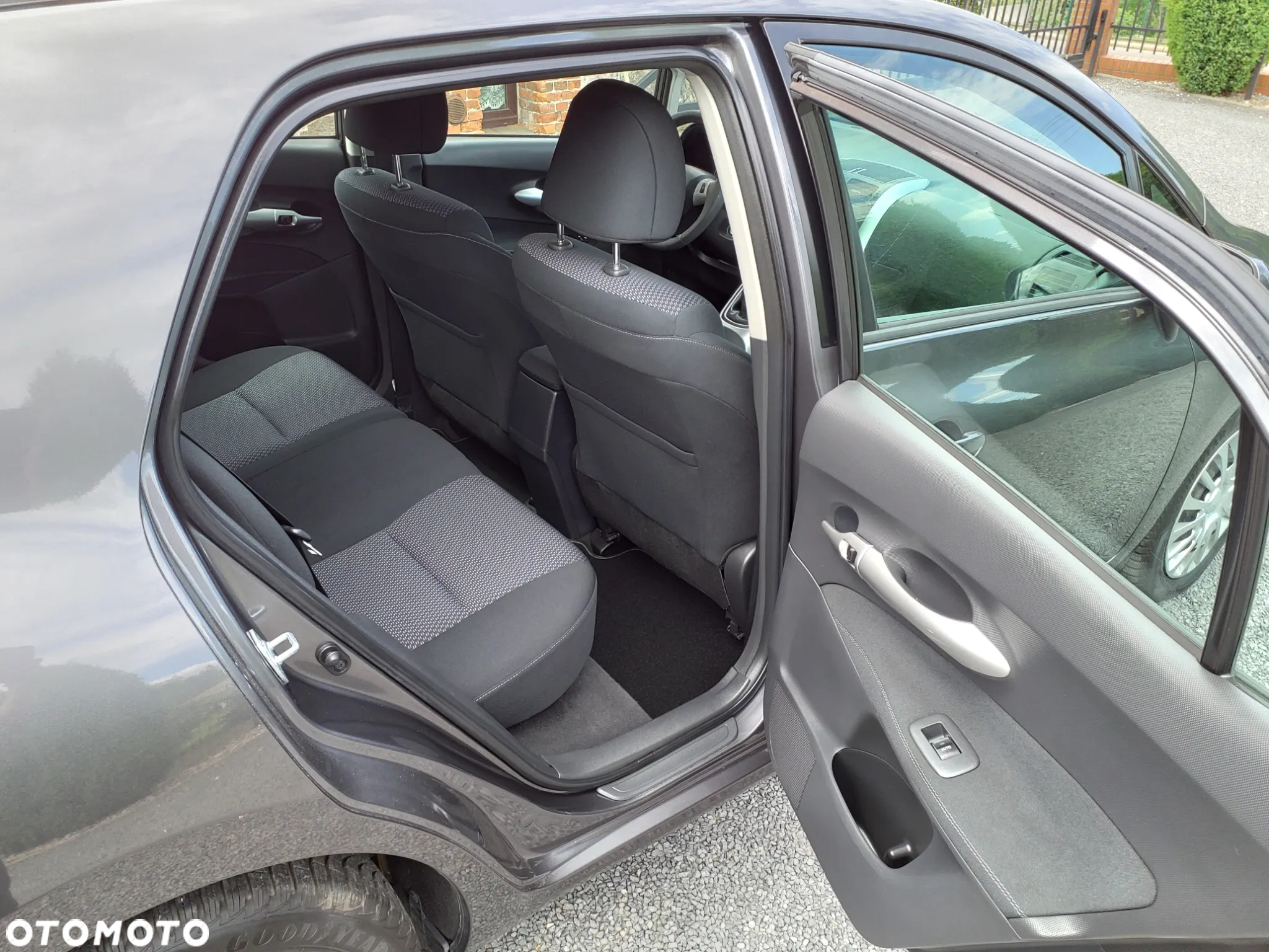 Toyota Auris 1.6 Premium - 15