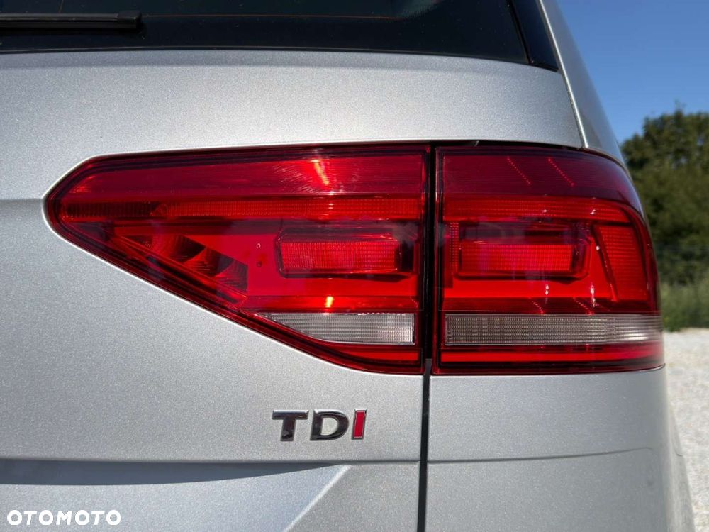 Volkswagen Touran - 7
