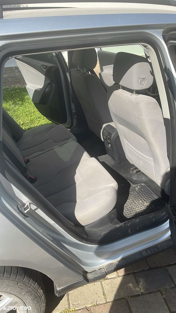 Volkswagen Passat 2.0 TDI DPF Highline - 9