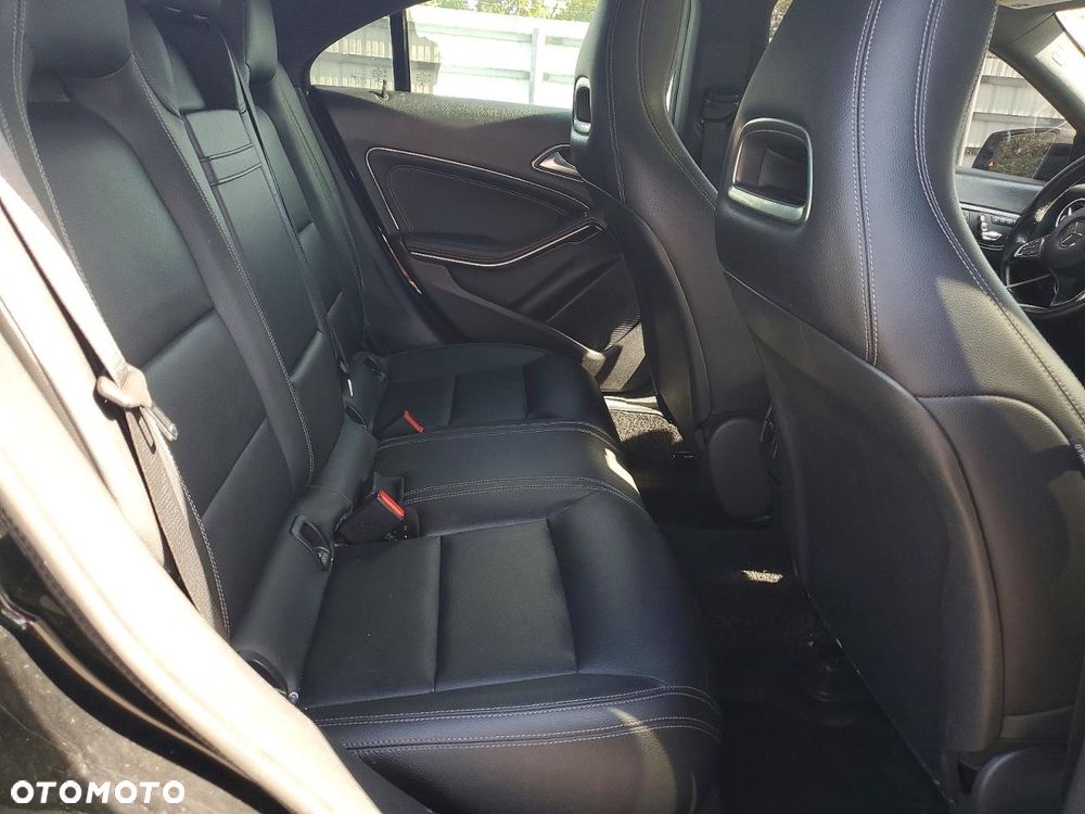 Mercedes-Benz CLA 250 4Matic 7G-DCT - 9