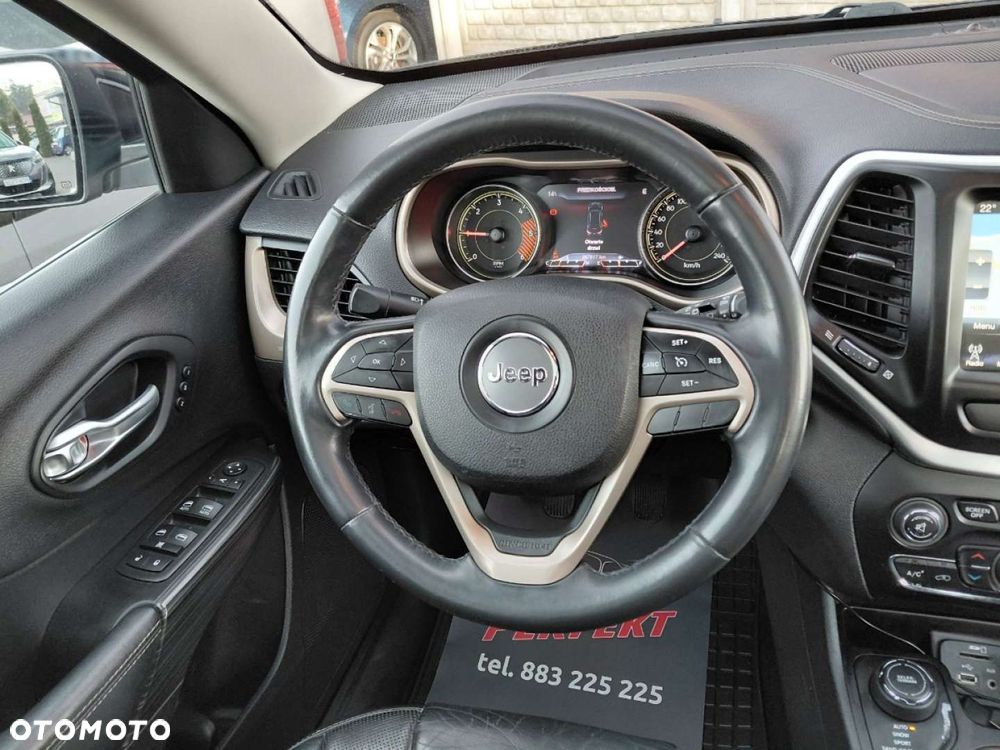 Jeep Cherokee - 22