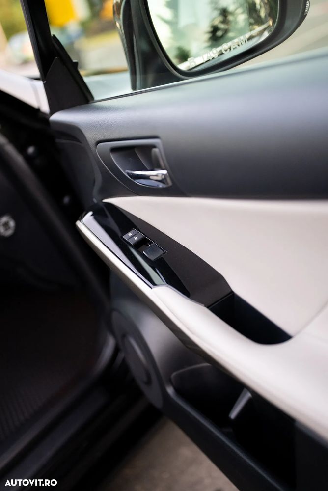 Lexus Seria IS 300h Aut. Executive - 9
