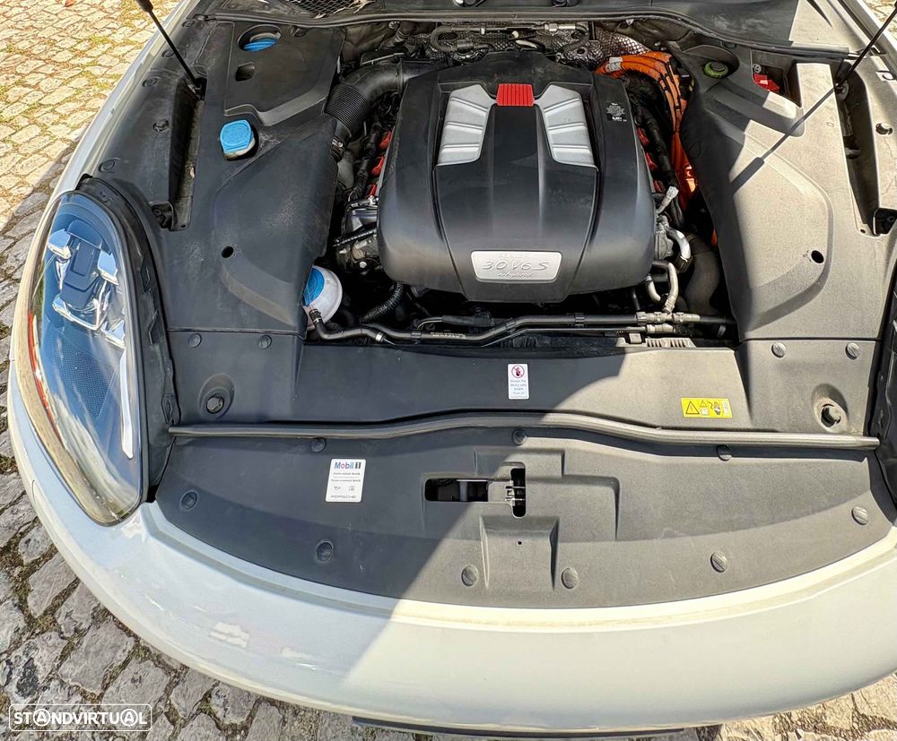 Porsche Cayenne S E-Hybrid - 17