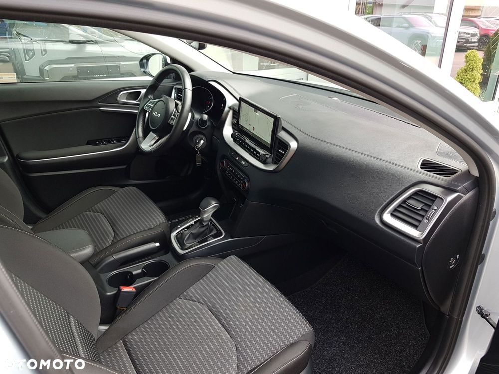 Kia Ceed - 24