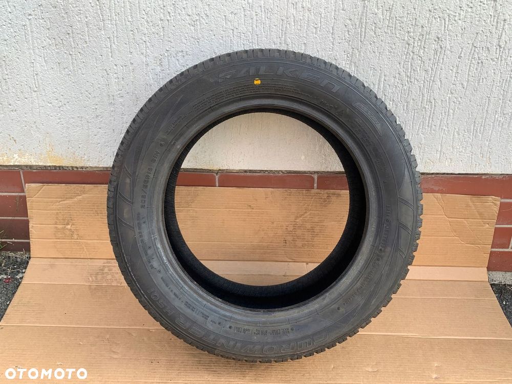Opona zimowa Falken EuroWinter HS01 205/55R16 91 H run flat - 1