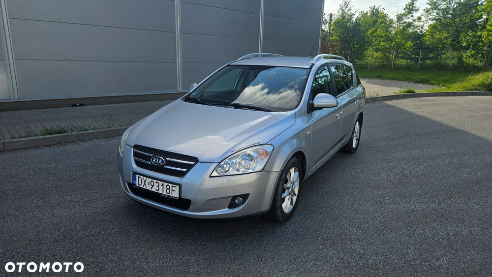 Kia Ceed - 4
