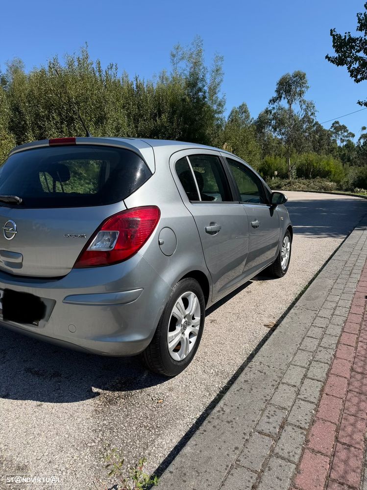 Opel Corsa 1.3 CDTi Cosmo - 4