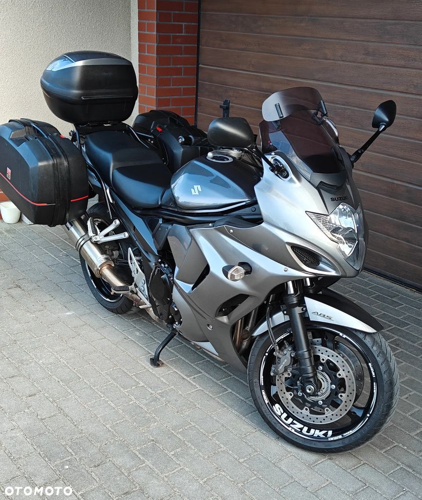 Suzuki GSX - 4