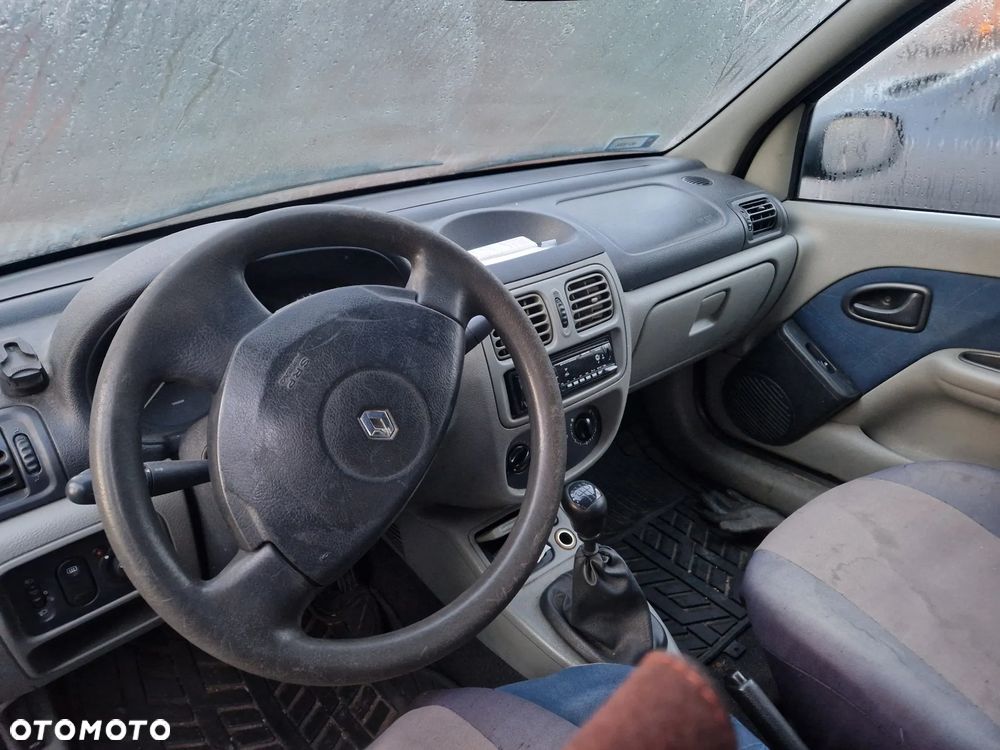 Renault Thalia 02-04 - 5