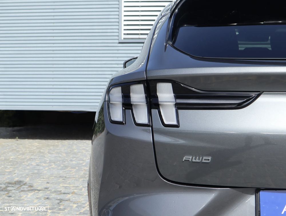 Ford Mustang Mach-E AWD PREMIUM - 16