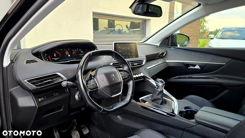 Peugeot 3008 1.2 PureTech Allure S&S - 18