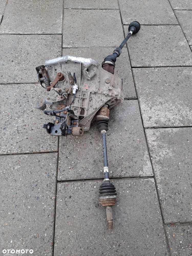 Toyota Yaris II 1.0 VVTi skrzynia biegów 20TT04 - 1