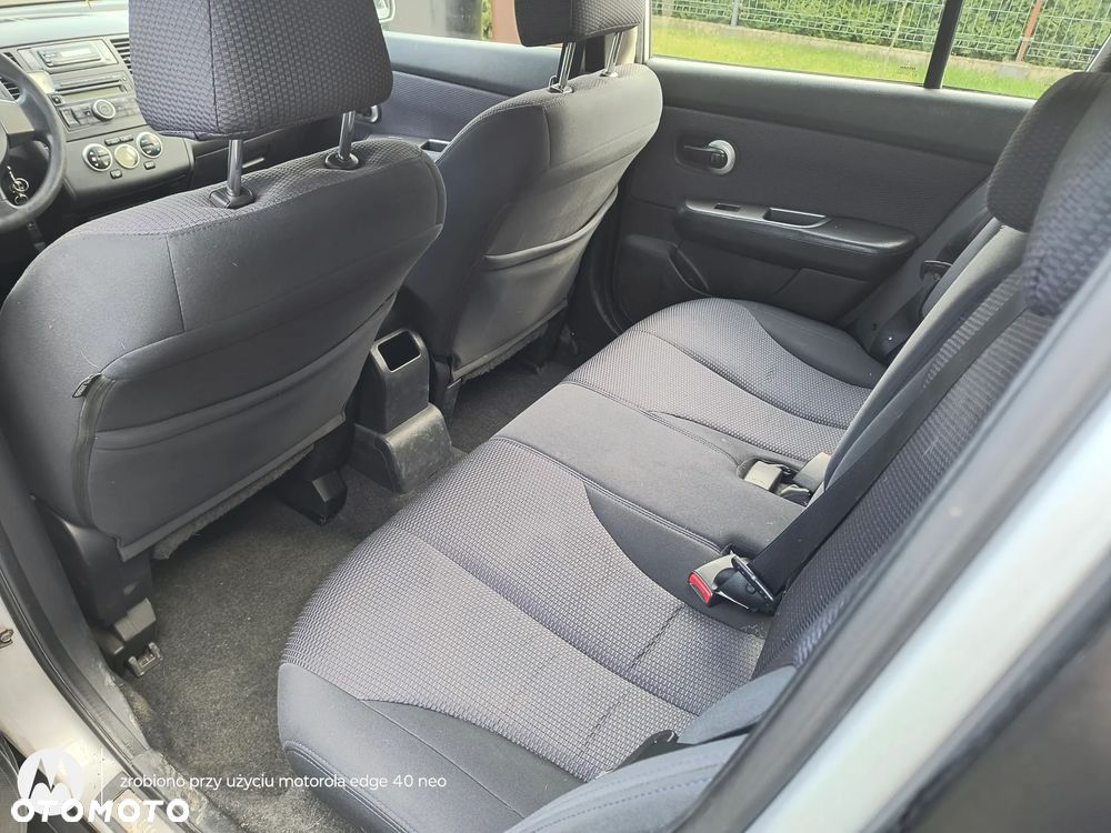 Nissan Tiida - 10