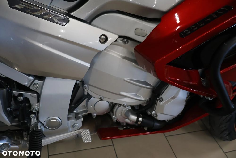 Yamaha FJR - 17