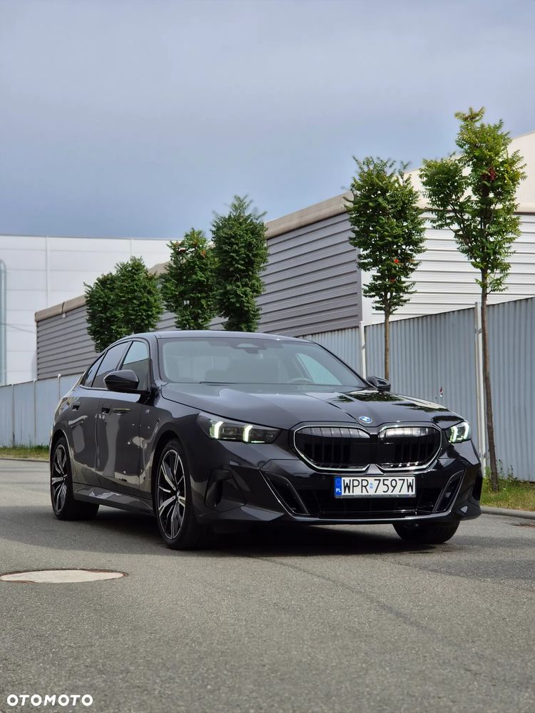 BMW Seria 5 520i mHEV M Sport - 1