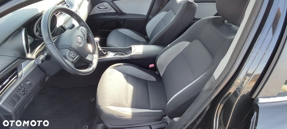 Toyota Avensis Touring Sports 1.8 Executive - 25