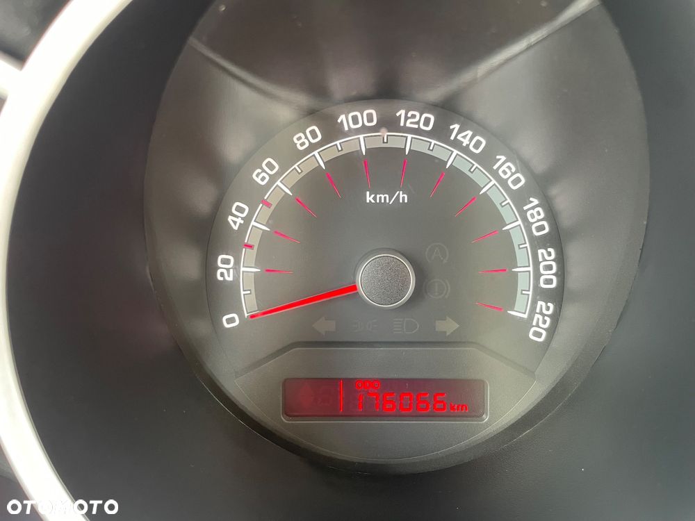 Kia Venga 1.6 L - 21