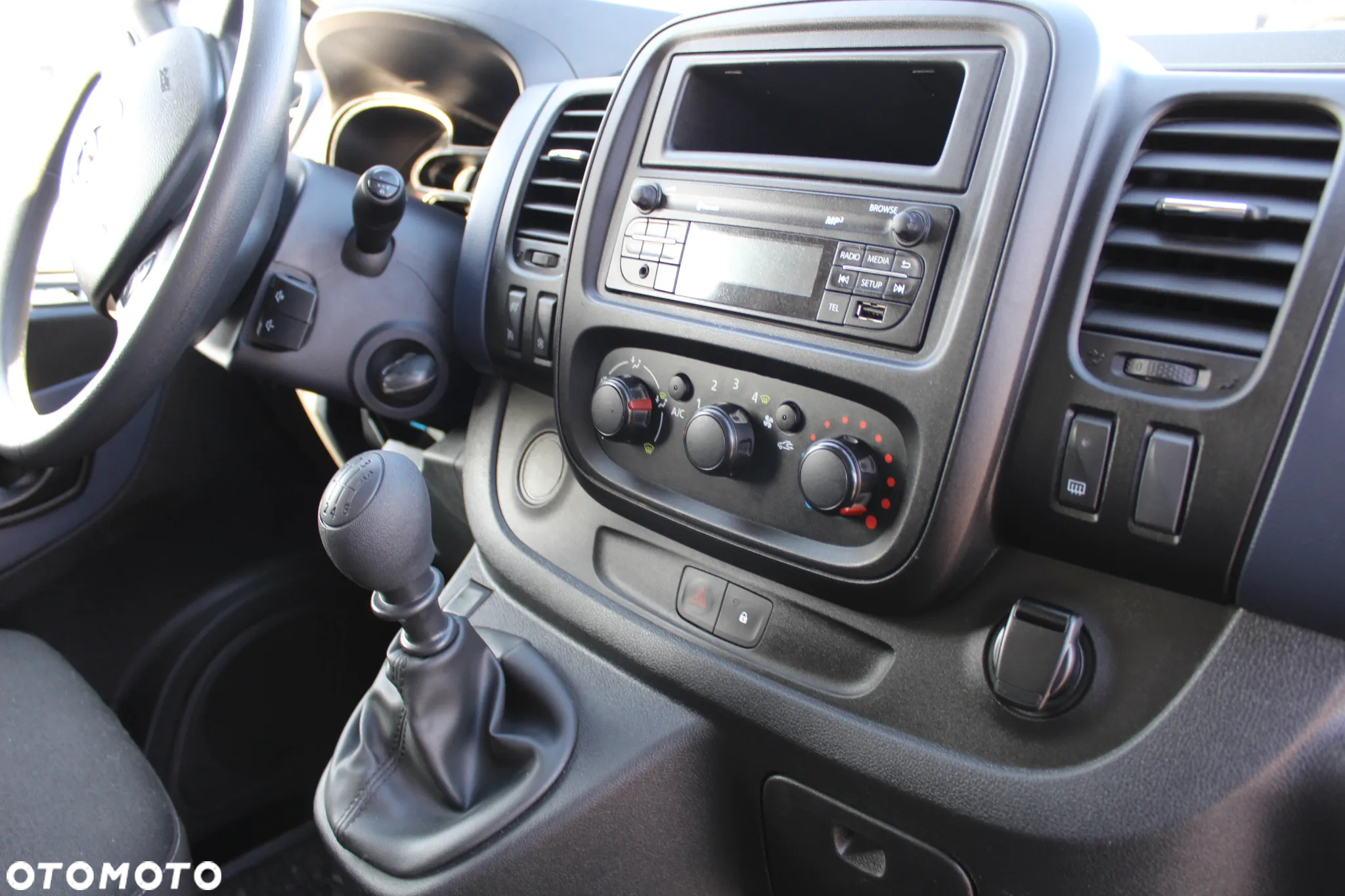 Opel Vivaro - 16