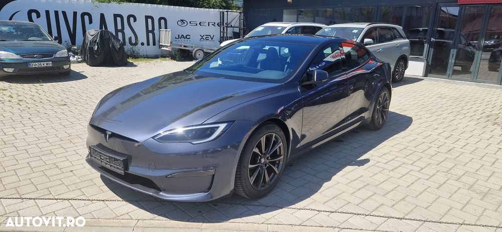 Tesla Model S - 4