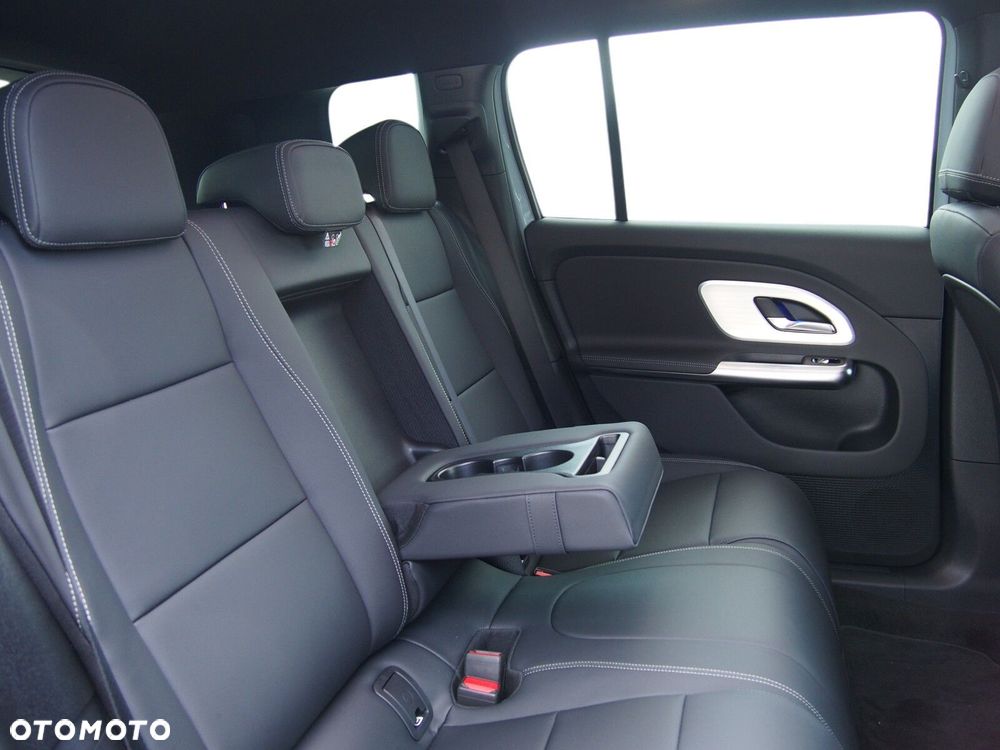 Mercedes-Benz GLB - 9