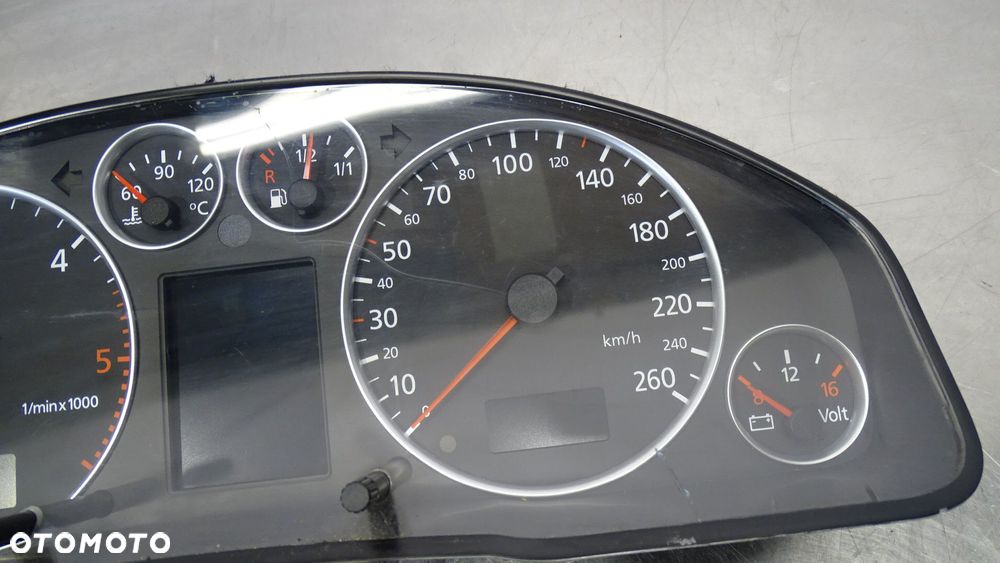 LICZNIK AUDI A6 C5 2.5TDI - 2