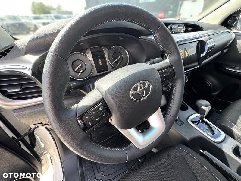 Toyota Hilux - 15
