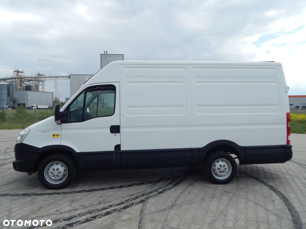 Iveco DAILY 35S15 2,3HPI L2H2 LIFT - 7