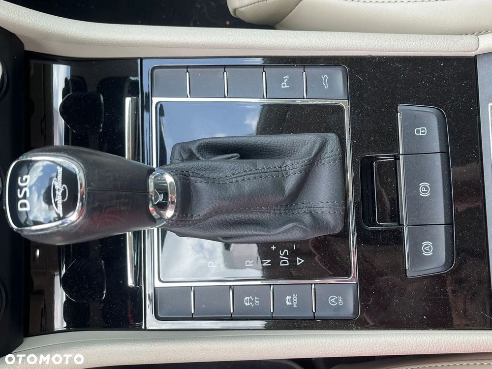 Skoda Superb 2.0 TSI 4x4 L&K DSG - 19