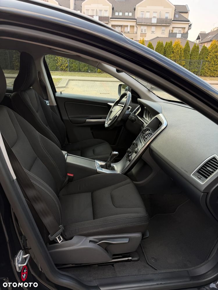 Volvo XC 60 D3 Momentum - 7